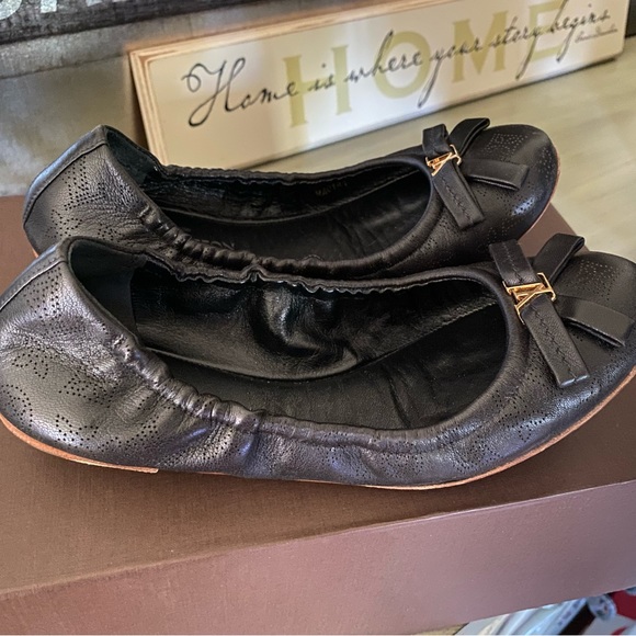 Authentic Louis Vuitton Elba Ballerina Flats, Black size 34.5, Preowned. - Picture 2 of 5